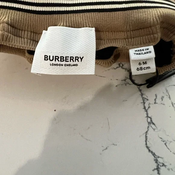 Burberry boy Joggers size 6 month